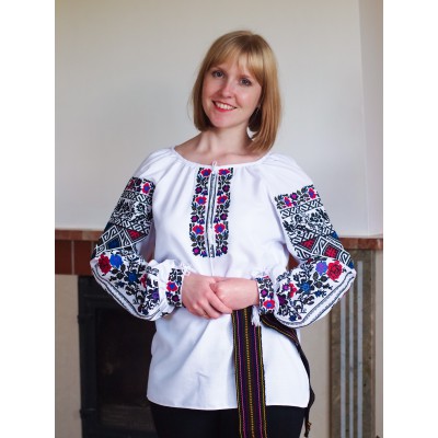 Embroidered blouse "Modern Borshchivka"